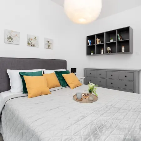 Modern Kamienna Grobla With Parking & Balcony In By Renters Gdansk